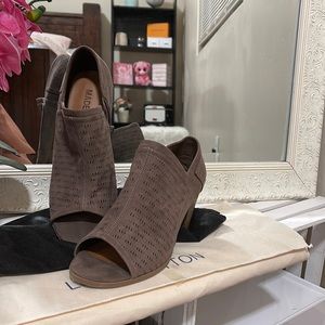 *WORN* Madeline Girl open toe booties